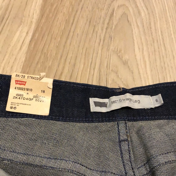 *BNWT* Levi’s jeans straight leg. Size 6M/28 - Picture 4 of 12